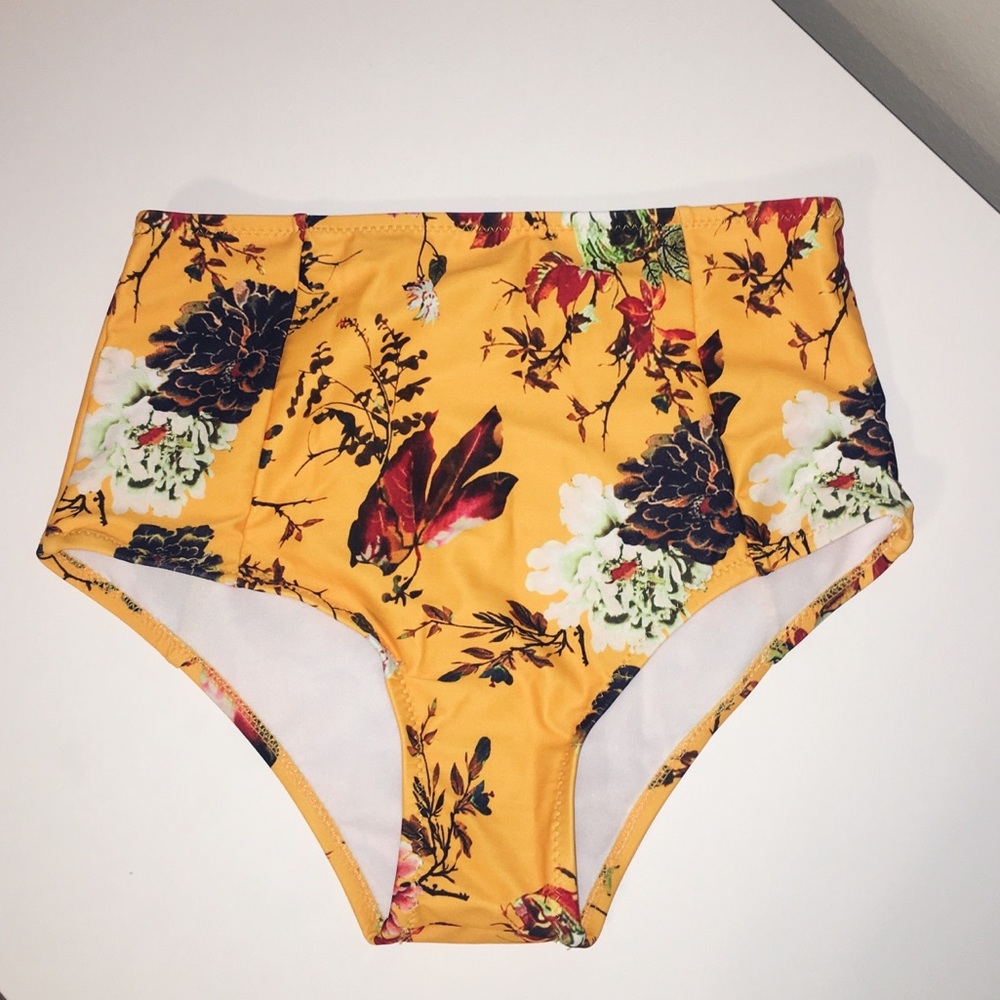 NBW WITH TAGS Bikini Bottoms